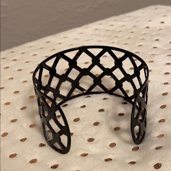 Cuff Bracelet - Picture 3 of 4